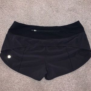 Black Lululemon Speed Up Short 2.5 inch